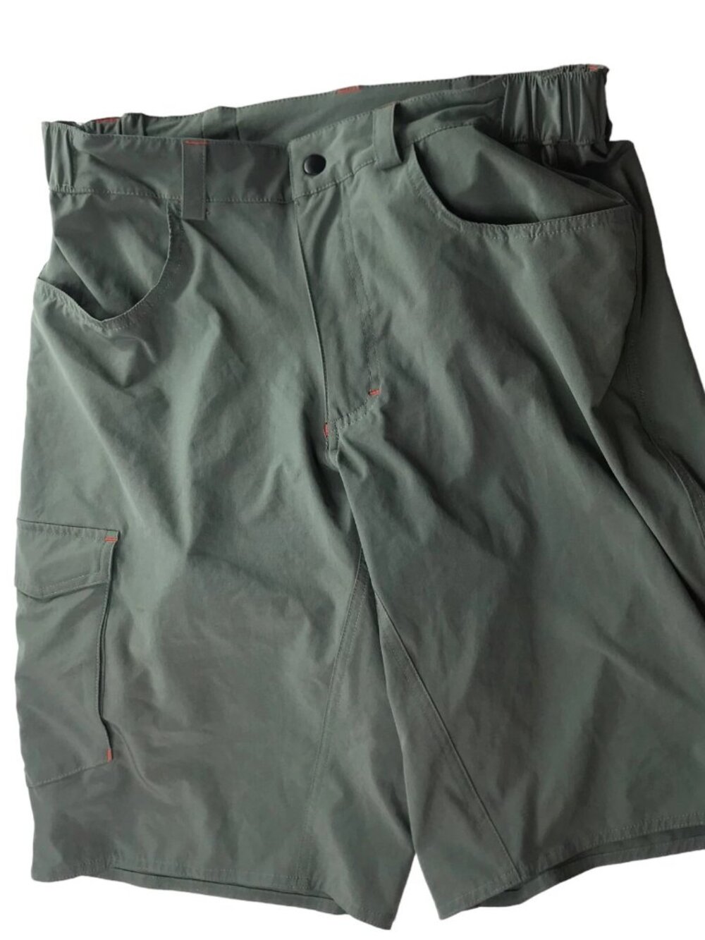 PERFORMANCE BIKE Shorts. Size Men's Medium. Green Gray. Cargo Pockets Padded